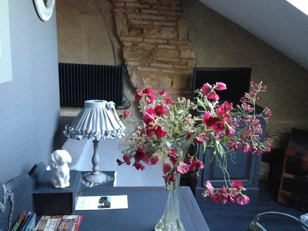 Le Lavoir Bed and Breakfast Châteauroux Værelse billede