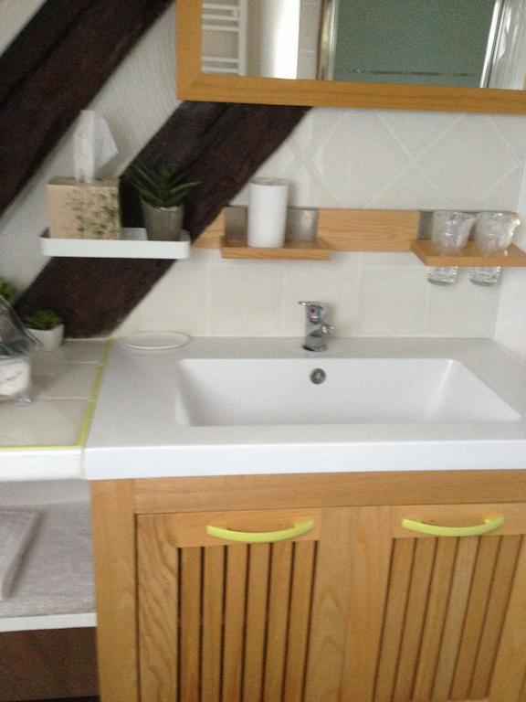 Le Lavoir Bed and Breakfast Châteauroux Værelse billede